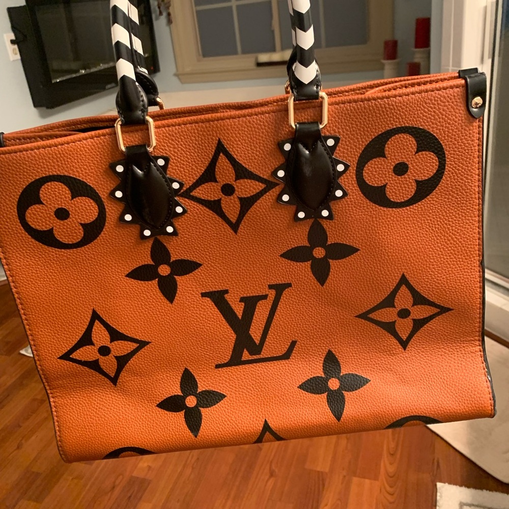 Large Fashion purse for sale brand new